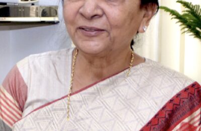 વાલીઓ સાવધાન! આનંદીબેન પટેલે સંતાનોના ઉછેર બાબતે આપી ગંભીર ચેતવણી: “જો દીકરી બીજા રૂમમાં જઈ છુપાઈને ફોન પર વાત કરે તો સમજી જજો…”