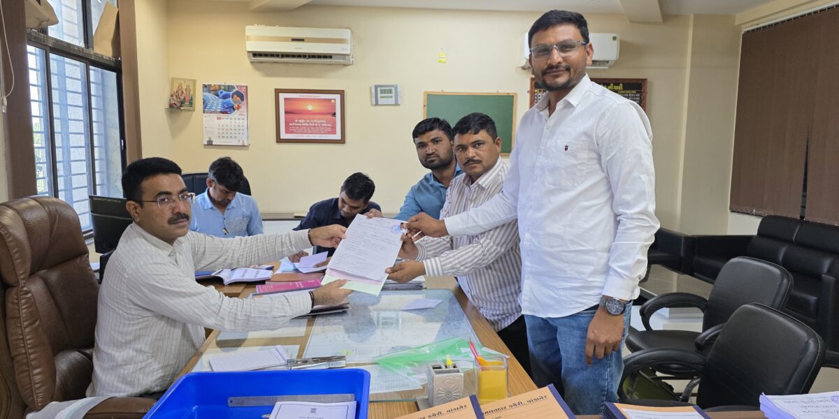 રાતીદેવળી સીટ પર કોંગ્રેસનો દમદાર દાવ: ફારૂકભાઈ કડીવારએ ઉમેદવારી નોંધાવી