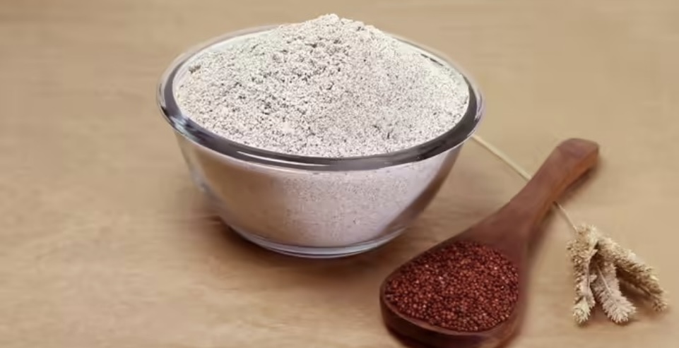 ઉનાળામાં રાગી વરદાન કે નુકસાન? જાણો આ સુપરફૂડ ખાવાની સાચી રીત અને આયુર્વેદિક નિયમો