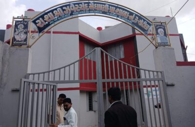 આજ તારીખ : ૦૭/૦૪/૨૦૨૬ ના રોજ ચૂંટણી અધિકારી અને નાયબ કલેક્ટર ચોટીલા એચ. ટી. મકવાણા નાઓએ ચોટીલા નગરપાલિકા સામાન્ય ચૂંટણી ૨૦૨૬ની તૈયારીના ભાગરૂપે ચોટીલા શહેરના કુલ ૬ (છ) વોર્ડ હેઠળ આવતા તમામ મતદાન મથકોની સ્થળ પર જઈ વિગતવાર ચકાસણી કરી હતી.