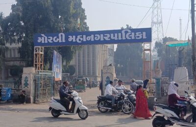 ઉદ્યોગ નગરી મોરબીમાં મંદીની માર : યુદ્ધના પ્રતિબિંબ વચ્ચે વિકાસની વાતો કરનાર નેતાઓ મૌન, માનવ જીવન પર સંકટ ઘેરાયું
