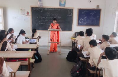 ગુજરાતમાં શિક્ષણ વ્યવસ્થાને લઈને ચિંતાજનક ચિત્ર : માધ્યમિક શિક્ષણમાં ડ્રોપઆઉટ દર 16.9%, હજારો શાળાઓમાં એક જ શિક્ષક