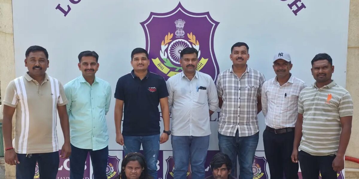 ભાવનગર LCBનો મોટો એક્શન: ઘરફોડ ચોરીના 4 ગુનાઓનો ભેદ ઉકેલાયો!💰 ૨,૯૯,૮૦૦/- ના સોના-ચાંદીના દાગીના અને રોકડ સહિત કુલ રૂ. ૩,૪૨,૩૦૦/- નો મુદ્દામાલ જપ્ત!