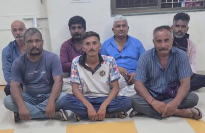 સુરેન્દ્રનગર: ચુડાના કંથારીયા ગામે જુગારધામ પર LCBનો દરોડો, ૭ પકડાયા, ₹૩.૩૫ લાખનો મુદ્દામાલ જપ્ત
