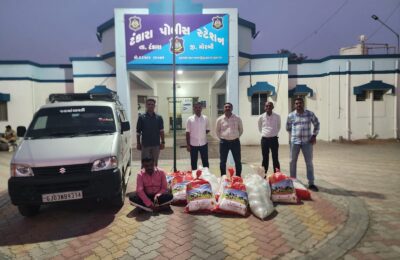 મોરબી: ટંકારા પોલીસે ઇકો કારમાંથી ₹1.40 લાખનો દેશી દારૂ ઝડપ્યો, કુલ ₹4.45 લાખનો મુદ્દામાલ જપ્ત