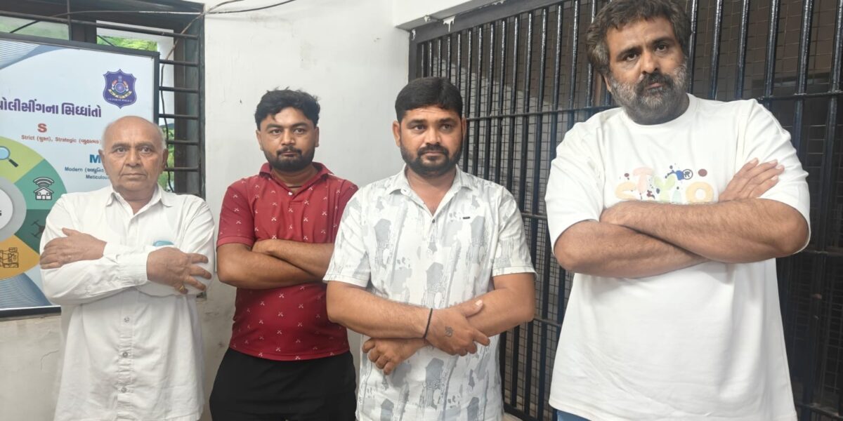હળવદમાં મકાનમાં ચાલતા જુગારધામ પર પોલીસનો દરોડો: ₹૧.૫૧ લાખની રોકડ સહિત ₹૨.૬૨ લાખના મુદ્દામાલ સાથે ૪ ઝડપાયા, ૧ ફરાર