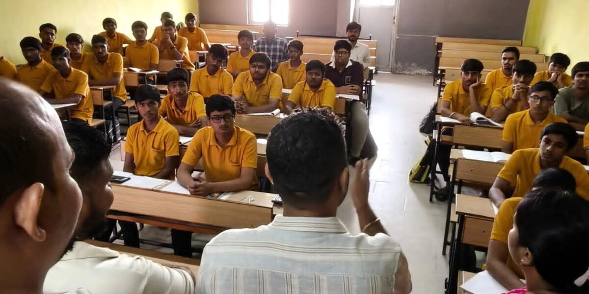 વિદ્યાર્થીઓ: સમાજના પાયાના પથ્થર, રાજકારણના નહીં પરંતુ રાષ્ટ્રના ભવિષ્યના શિલ્પી