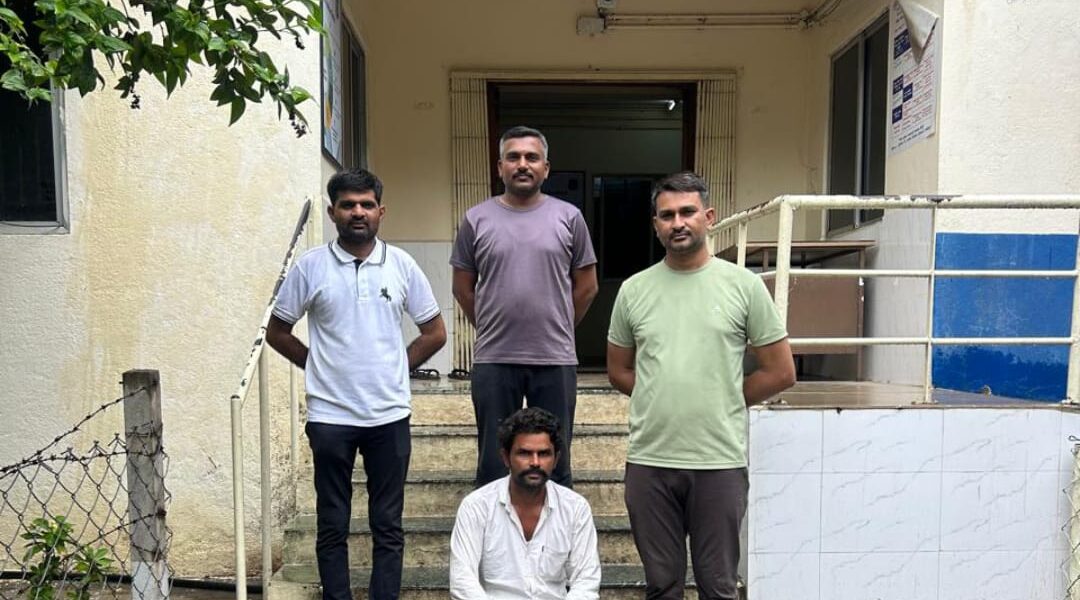 11 વર્ષથી ફરાર આરોપી મહારાષ્ટ્રમાંથી ઝડપાયો : મોરબી એલ.સી.બી.ની ચુસ્ત બાતમી અને સતત પીછાથી વાંકાનેર પોલીસને મોટી સફળતા