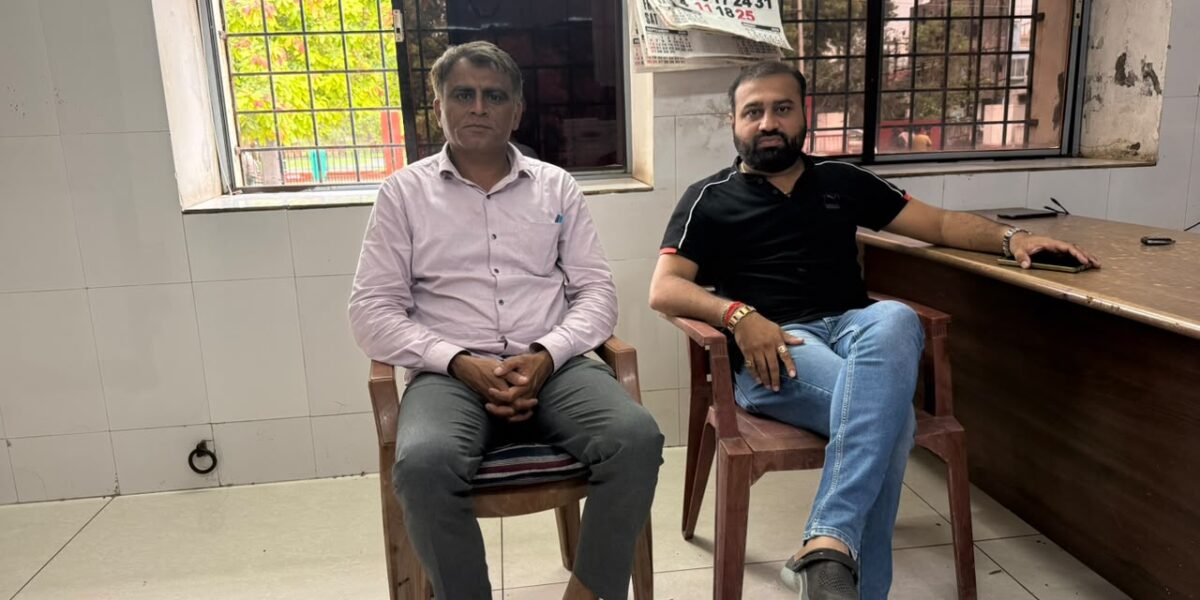 વિદ્યાર્થીઓના પ્રશ્ને ગાંધીનગર કૂચ પહેલાં AAP નેતાની અટકાયત ”’જબ જબ ભાજપ ડરતી હે”‘ના નારાથી રાજકીય માહોલ ગરમાયો