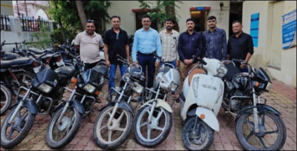 ચોર ગમે તેટલો શાતિર હોય, કાયદાના હાથ લાંબા જ હોય! જામનગર પોલીસે 6 બાઈક સાથે ચોરને ઝડપી શહેરમાં સુરક્ષાનો વિશ્વાસ મજબૂત કર્યો