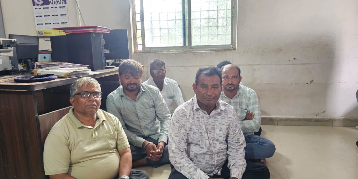 ટંકારા પોલીસની મોટી કાર્યવાહી: નસીતપર ગામની સીમમાંથી જુગાર રમતા 6 શખ્સો રૂ. 1.21 લાખના મુદ્દામાલ સાથે ઝડપાયા