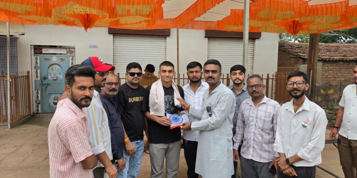 વાંકાનેર મિલ સોસાયટીનું ગૌરવ: એરફોર્સ ટ્રેનિંગ પૂર્ણ કરી પરત ફરેલા પ્રિન્સરાજસિંહ ઝાલાનું સન્માન