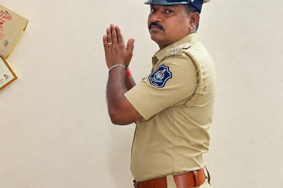 ખાખીની ફરજથી જવાબદારી સુધી: મોરબીના હમીરભાઈ ગોહિલની 17 વર્ષની પ્રેરણાદાયી સેવાયાત્રા, કોન્સ્ટેબલથી ASI સુધીની સફર