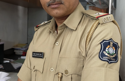 ખાખીમાં માનવતાની સુવાસ: મીઠી વાણી અને સરળ સ્વભાવથી પ્રજા-સહકર્મીઓનું દિલ જીતતા ASI વાલાભાઈ ચાવડા