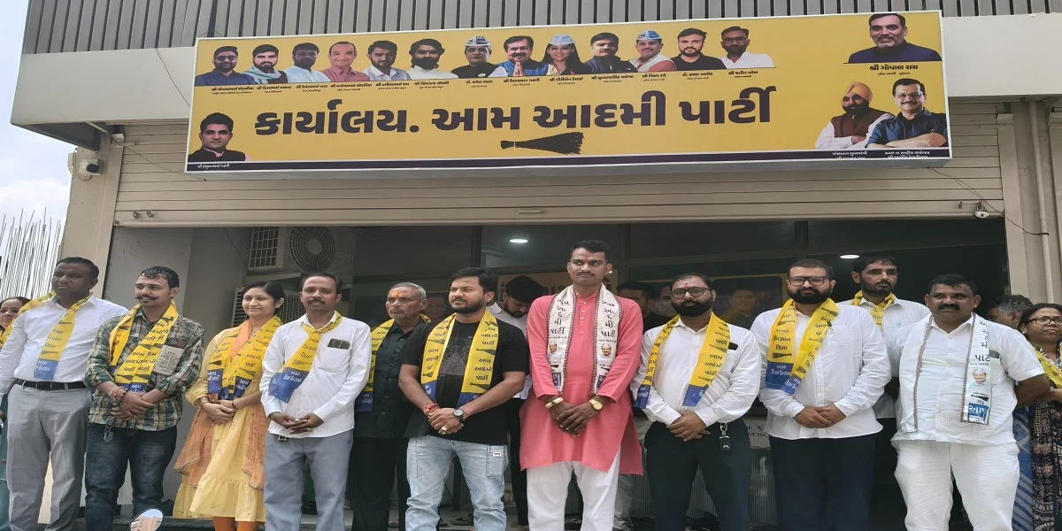 ગાંધીનગરમાં ‘આપ’નો મોટો દાવ: 23 ઉમેદવારોની પ્રથમ યાદી જાહેર, ટ્રાન્સજેન્ડર ચહેરાએ ખેંચ્યું ધ્યાન