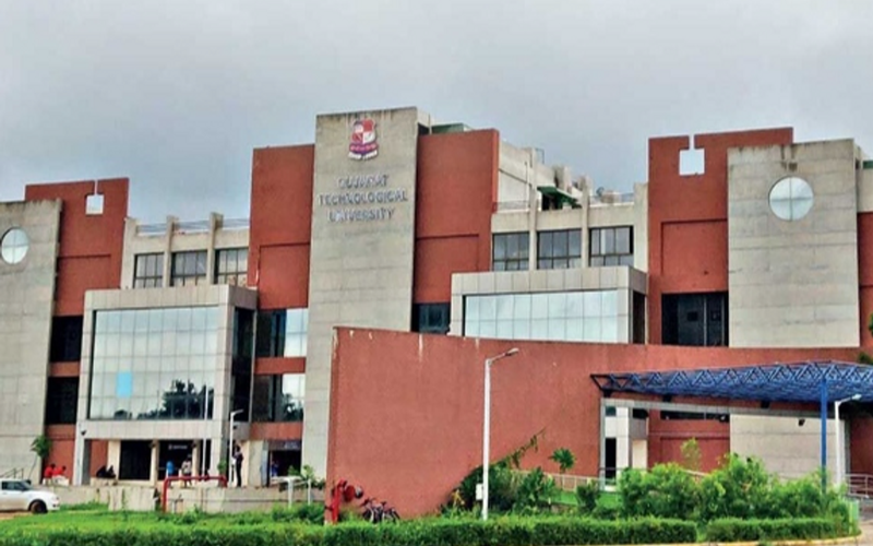 GTU ની પરીક્ષા ચોરી સામે લાલ આંખ: સામૂહિક કોપી કેસમાં ૫ કોલેજોને લાખોનો દંડ, ૪ સંસ્થાઓના પરીક્ષા કેન્દ્રો એક વર્ષ માટે રદ